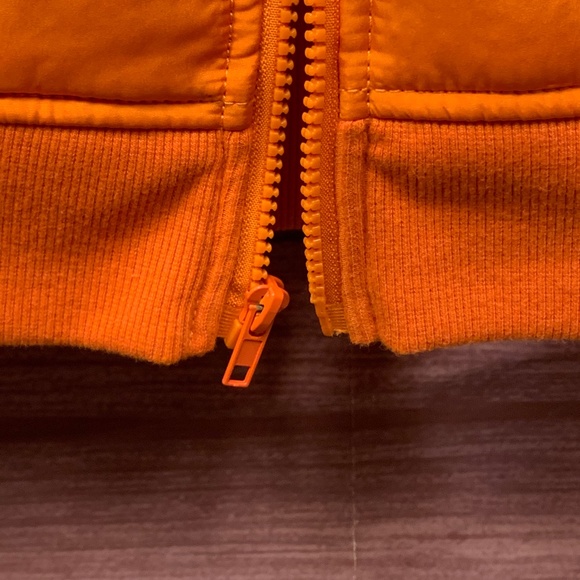 Stranger Things 80's Retro Puffer Vest Size L - Picture 7 of 9